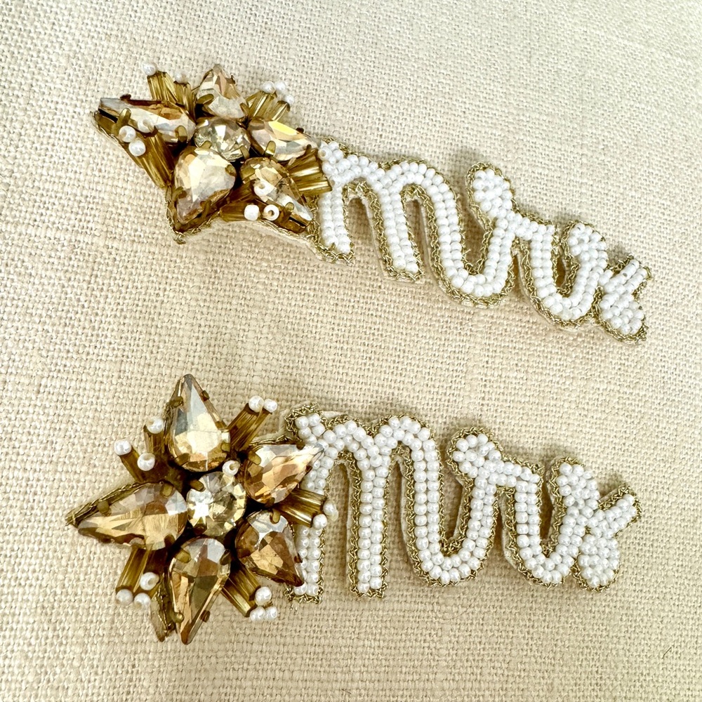 2 pairs of earrings - Bride to Be & Mrs